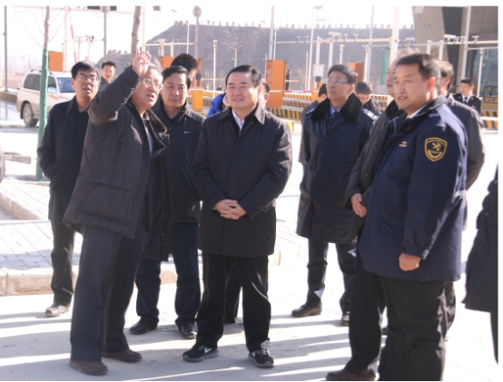 省委副書記、省長(zhǎng)郝鵬視察青海曹家堡保稅物流中心